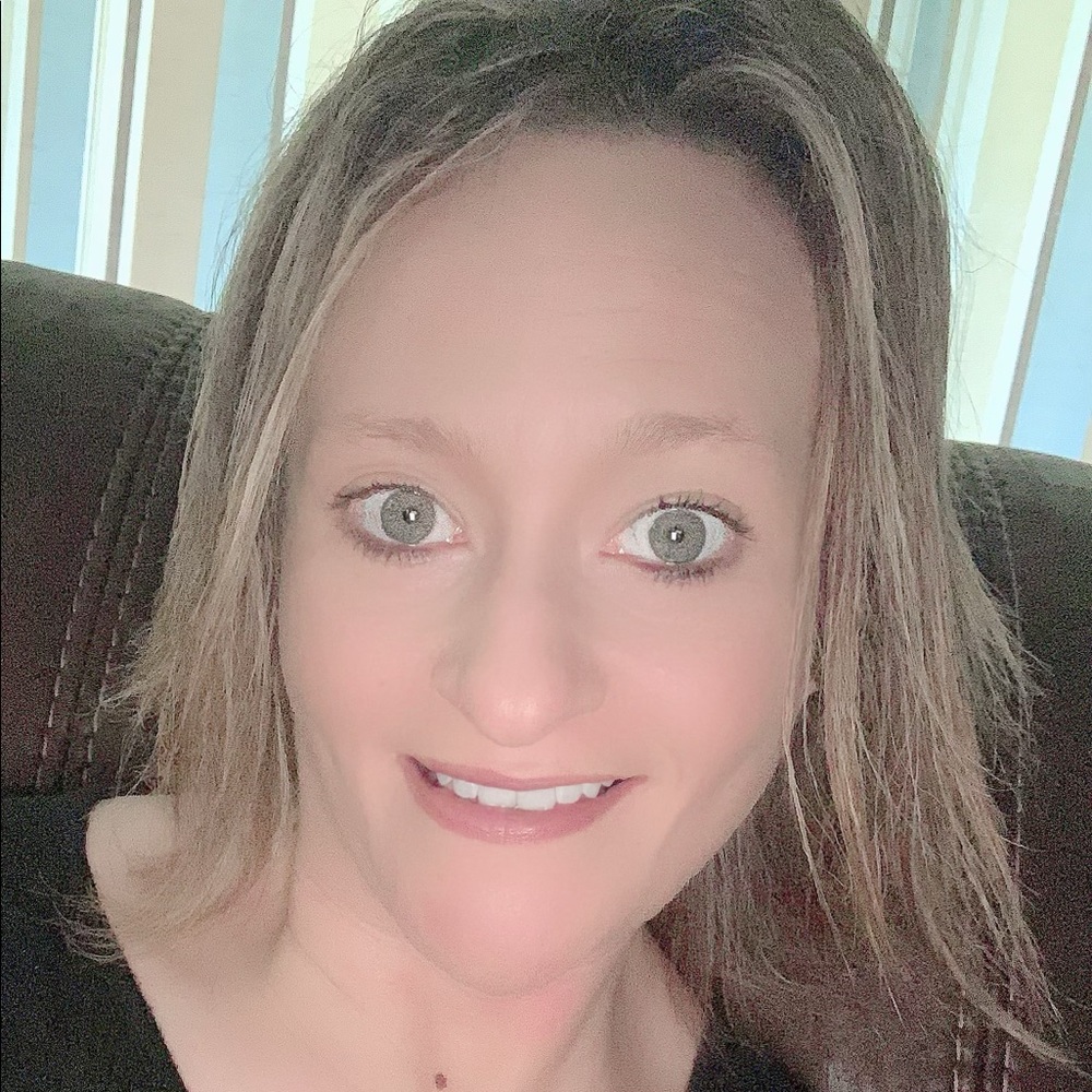 Meet your Posher, Melissa